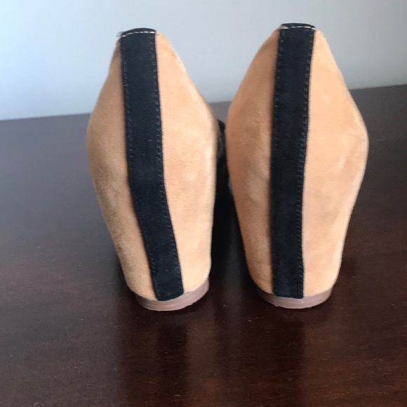 Jeffrey Campbell size 6.5 wedge shoe. - Picture 3 of 4